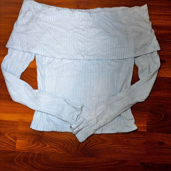 Urban Outfitters Light Blue Foldover Off-the- Shoulder Long Sleeve Top - Picture 4 of 5